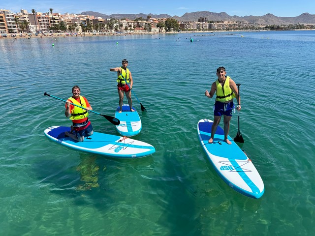 Paddle surf